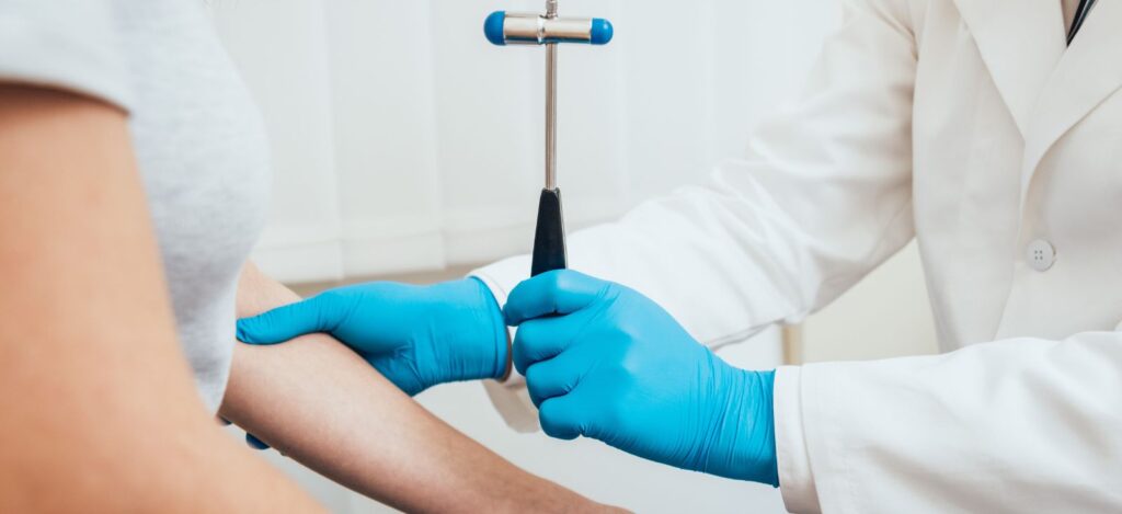 what is a paramedical examiner
